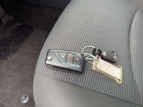 Used 2025 Toyota RAV4 LE image 22