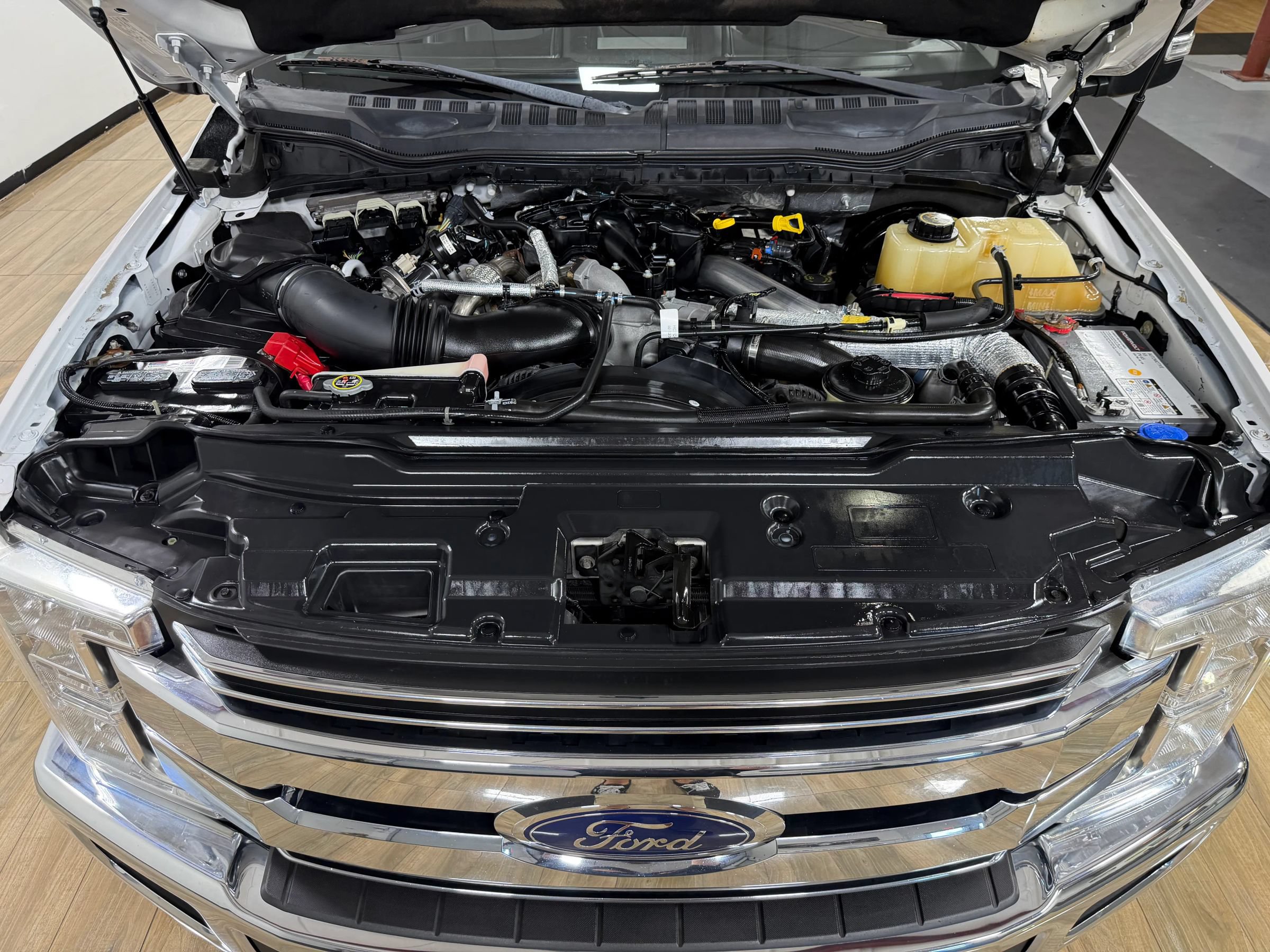 Used 2018 Ford F250 Lariat w/ Lariat Ultimate Package AWD/4WD image 12