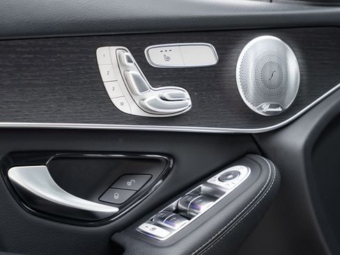 Used 2020 Mercedes-Benz GLC 300 4MATIC image 18