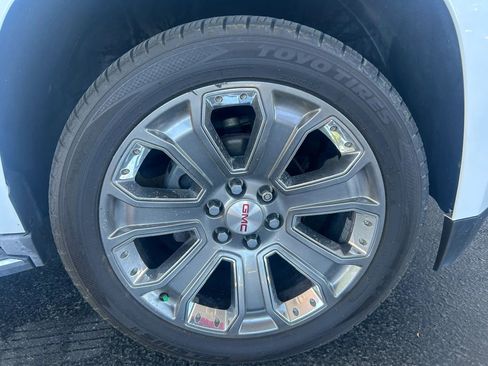 Used 2016 GMC Yukon Denali w/ Open Road Package AWD/4WD image 4