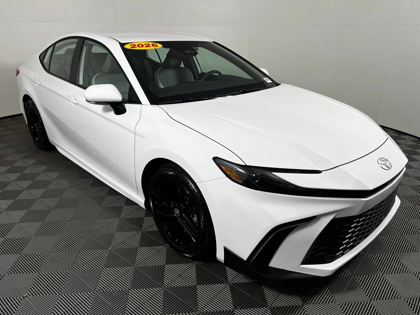 Used 2026 Toyota Camry SE FWD image 3