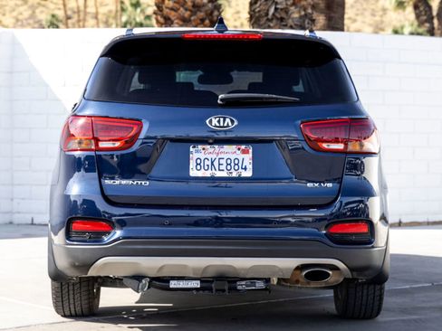 Used 2019 Kia Sorento EX w/ EX Touring Package image 9