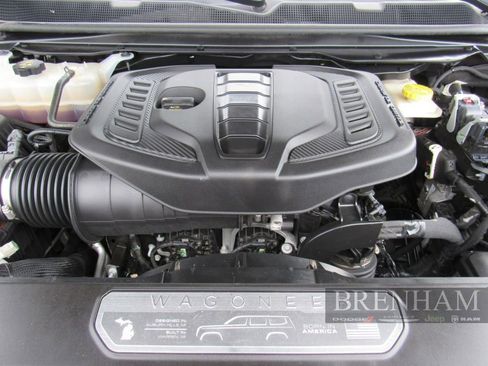 Used 2024 Jeep Wagoneer Series II AWD/4WD image 12