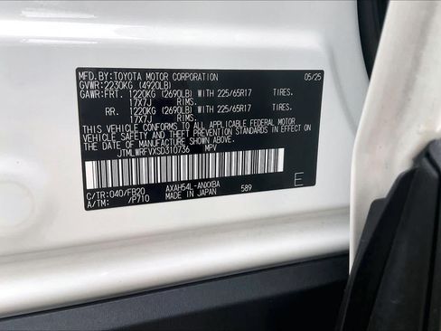Used 2025 Toyota RAV4 LE AWD/4WD image 34