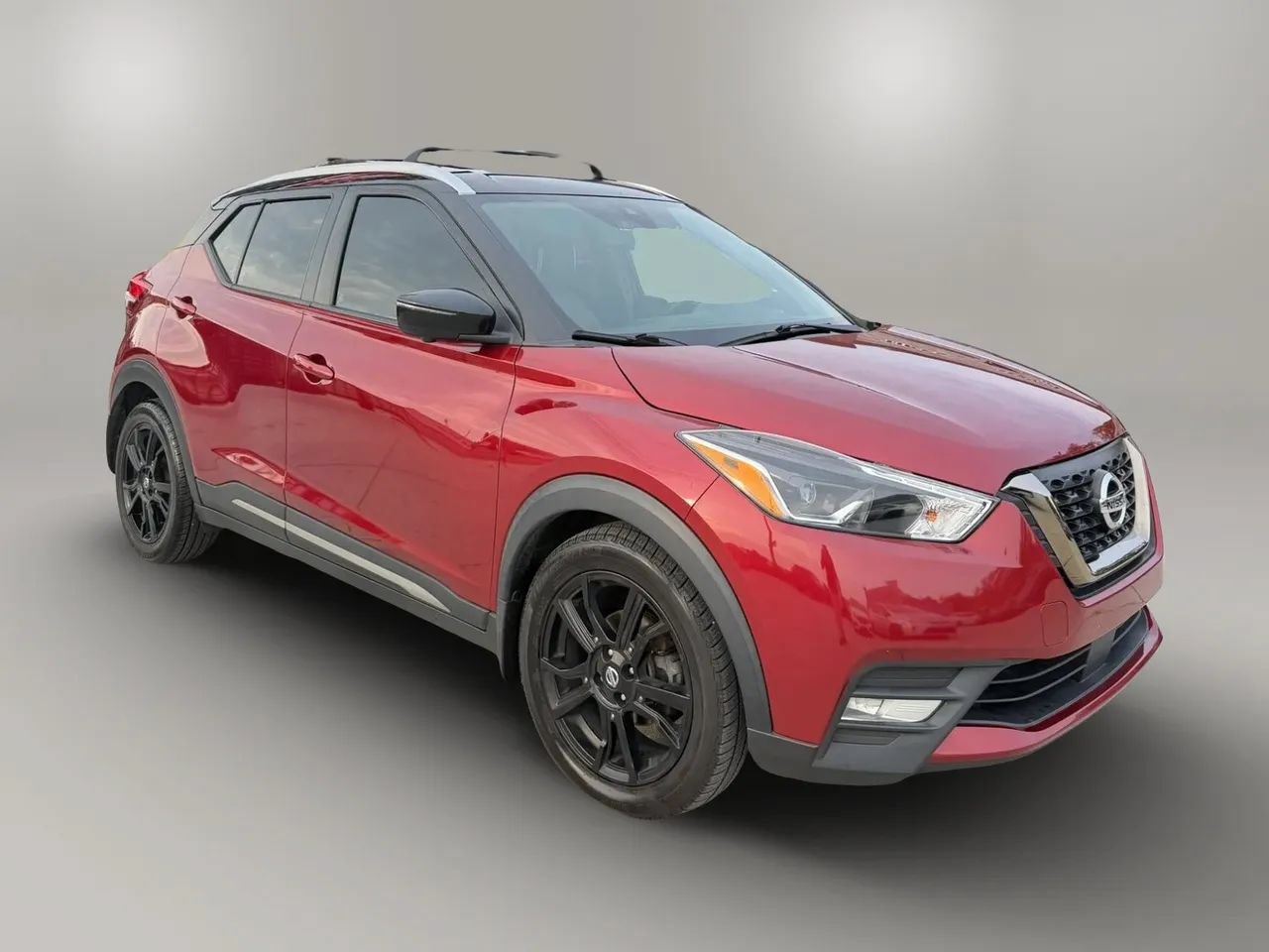 Used 2020 Nissan Kicks SR w/ SR Premium Package FWD image 1