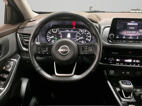 Used 2022 Nissan Rogue S image 8