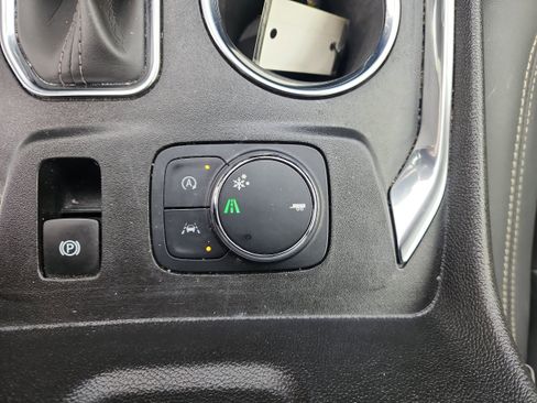 Used 2023 Chevrolet Traverse Premier w/ LPO, Cargo Package image 29