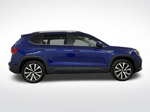 Used 2023 Volkswagen Taos SE w/ Panoramic Sunroof Package AWD/4WD image 29