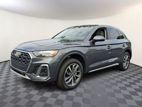 Used 2023 Audi Q5 2.0T Premium Plus w/ Premium Plus Package AWD/4WD image 3