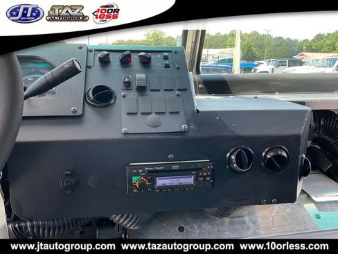 Used 2017 Ford E-350 and Econoline 350 Super Duty w/ A/C Prep Package RWD image 16