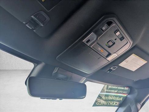 Used 2025 Toyota Tundra Limited AWD/4WD image 19