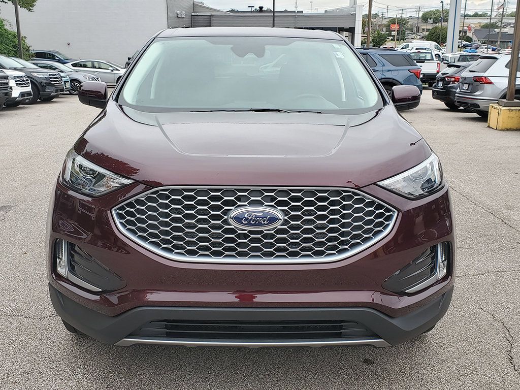 Used 2024 Ford Edge SEL w/ Convenience Package AWD/4WD image 5