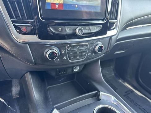 Used 2018 Chevrolet Traverse LT image 24