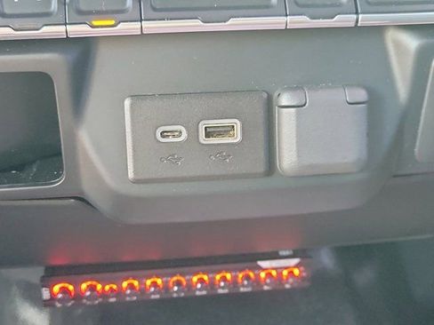 Used 2022 Chevrolet Silverado 1500 W/T w/ WT Value Package image 21