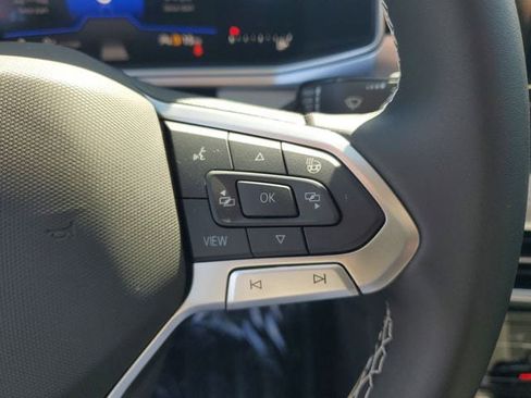 New 2026 Volkswagen Taos SE FWD image 21