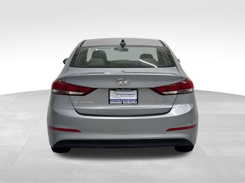 Used 2017 Hyundai Elantra SE w/ SE A/T Tech Package 03 FWD image 5