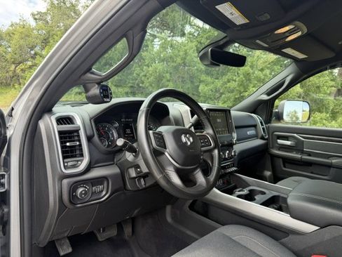 Used 2020 RAM 2500 Big Horn w/ Night Edition AWD/4WD image 13