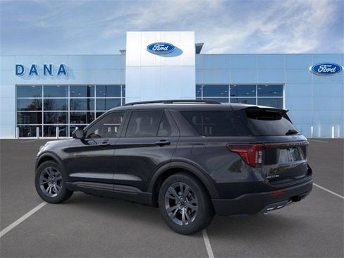 New 2026 Ford Explorer Active image 4