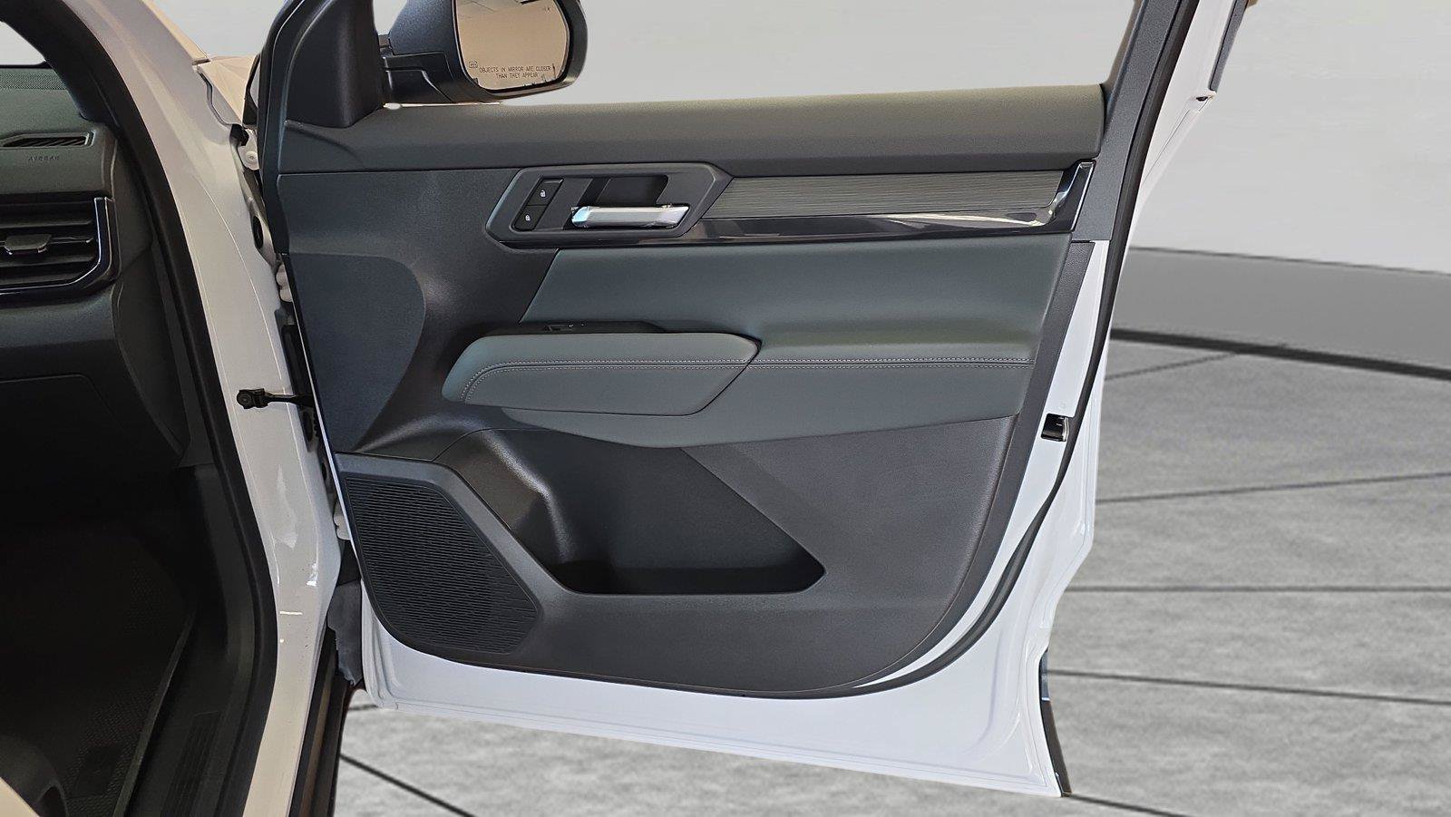 New 2027 GMC Terrain AT4 w/ Convenience Package III AWD/4WD image 15