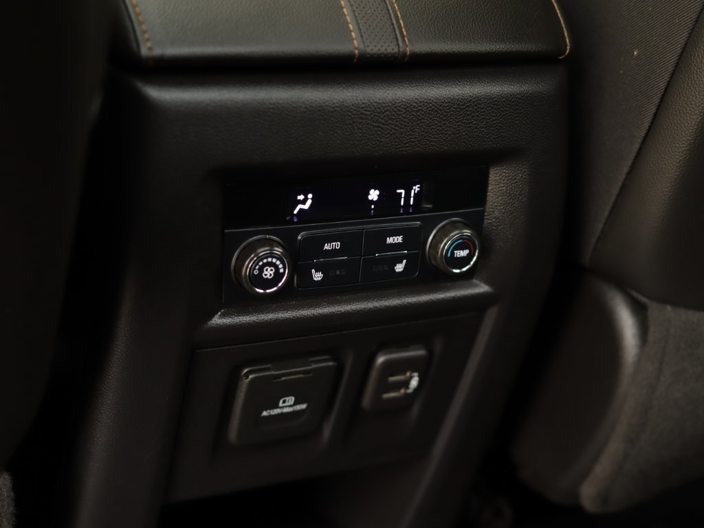 Used 2020 Chevrolet Traverse Premier w/ Redline Edition FWD image 31