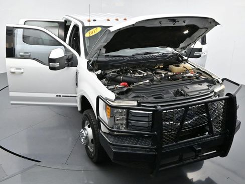Used 2017 Ford F350 Lariat AWD/4WD image 46