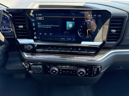 Used 2023 Chevrolet Silverado 1500 RST image 40