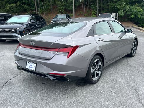 Certified 2023 Hyundai Elantra Limited FWD image 5
