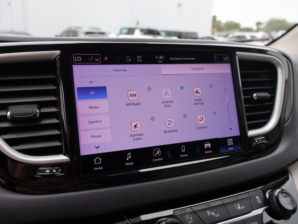 Used 2021 Chrysler Pacifica Touring-L FWD image 32