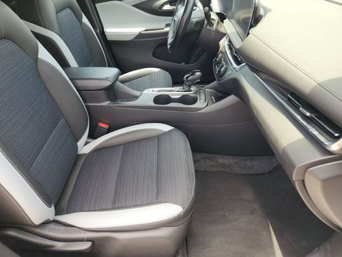 Used 2025 Buick Envista Preferred w/ Convenience II Package FWD image 17