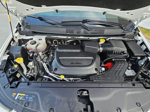 Used 2024 Chrysler Pacifica Touring-L image 31