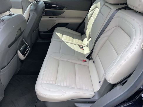 Used 2024 Lincoln Nautilus Reserve w/ Equipment Group 202A image 12