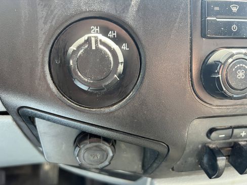 Used 2016 Ford F550 4x4 Regular Cab Super Duty image 21