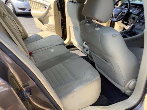 Used 2016 Ford Taurus SE FWD image 30