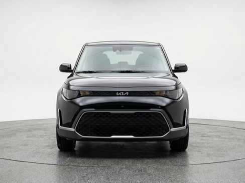 Used 2025 Kia Soul LX w/ LX Technology Package FWD image 2