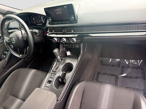 Used 2025 Honda Civic Sport image 32