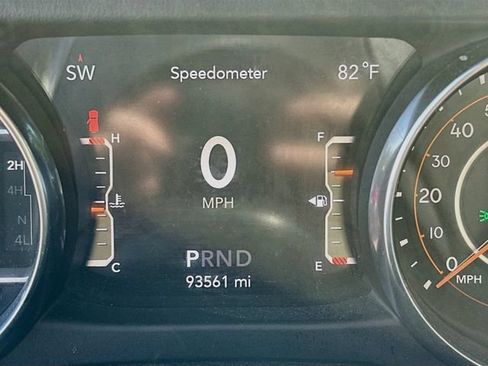 Used 2019 Jeep Wrangler Unlimited Sahara w/ Cold Weather Group AWD/4WD image 13