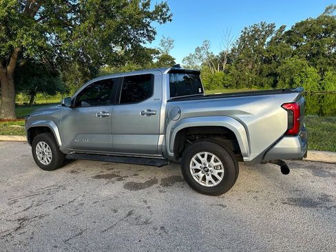 Certified 2024 Toyota Tacoma SR5 w/ SR5 Upgrade Package AWD/4WD image 4