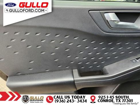 Used 2020 Ford Escape Titanium w/ Titanium Premium Package 2.0 FWD image 17