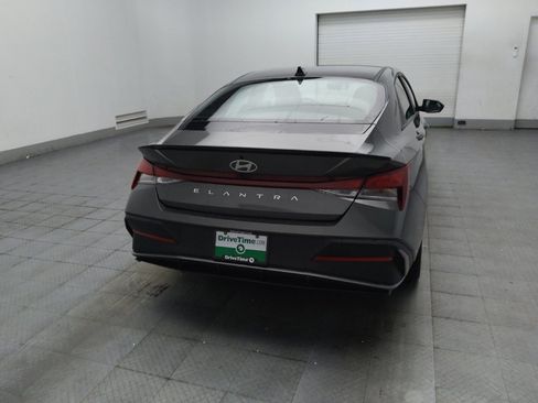 Used 2025 Hyundai Elantra Sport FWD image 9