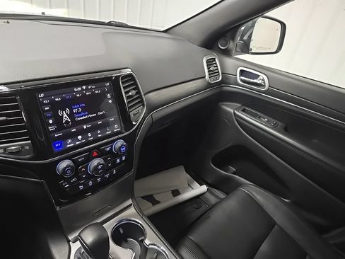 Used 2020 Jeep Grand Cherokee Limited AWD/4WD image 27
