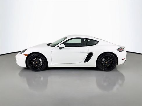 Used 2022 Porsche 718 Cayman RWD image 2
