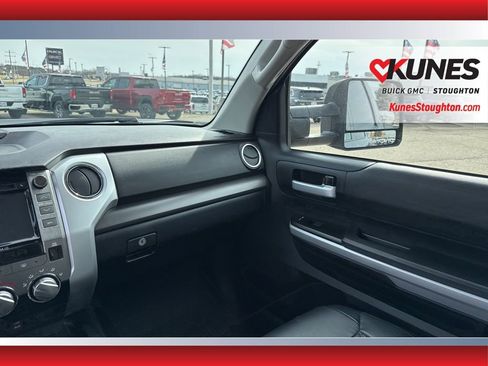 Used 2018 Toyota Tundra SR5 w/ TRD Off Road Package AWD/4WD image 38