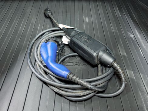 Used 2023 Subaru Solterra AWD image 6