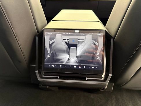 Used 2024 Tesla Cybertruck AWD Crew Cab image 30