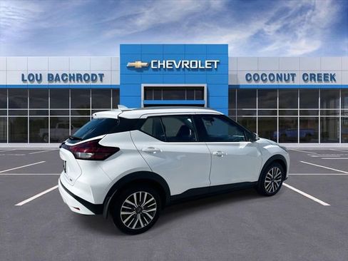 Used 2023 Nissan Kicks SV FWD image 8