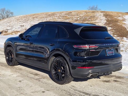 Used 2022 Porsche Cayenne image 3