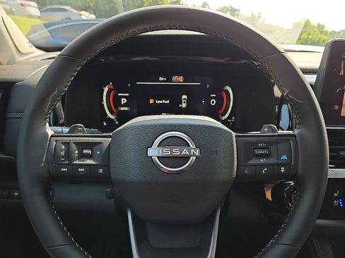 New 2026 Nissan Pathfinder Platinum AWD/4WD image 17
