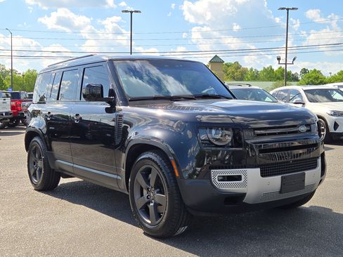 Used 2020 Land Rover Defender 110 SE AWD/4WD image 5