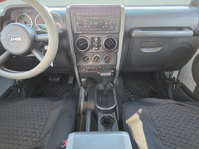 Used 2007 Jeep Wrangler Unlimited Sahara w/ Trailer Tow Group AWD/4WD image 21