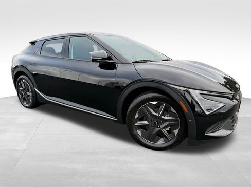 New 2025 Kia EV6 Light w/ Light LR Technology Package image 1